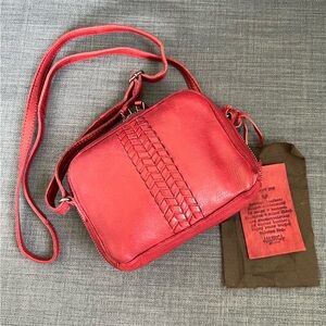 NWT VILENCA SMALL PHONE CROSSBODY BAG WIVED LEATHER